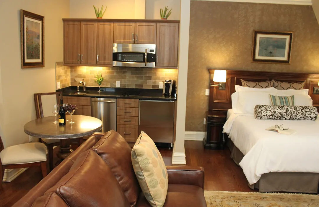 Guest House At Norwalk Inn-1