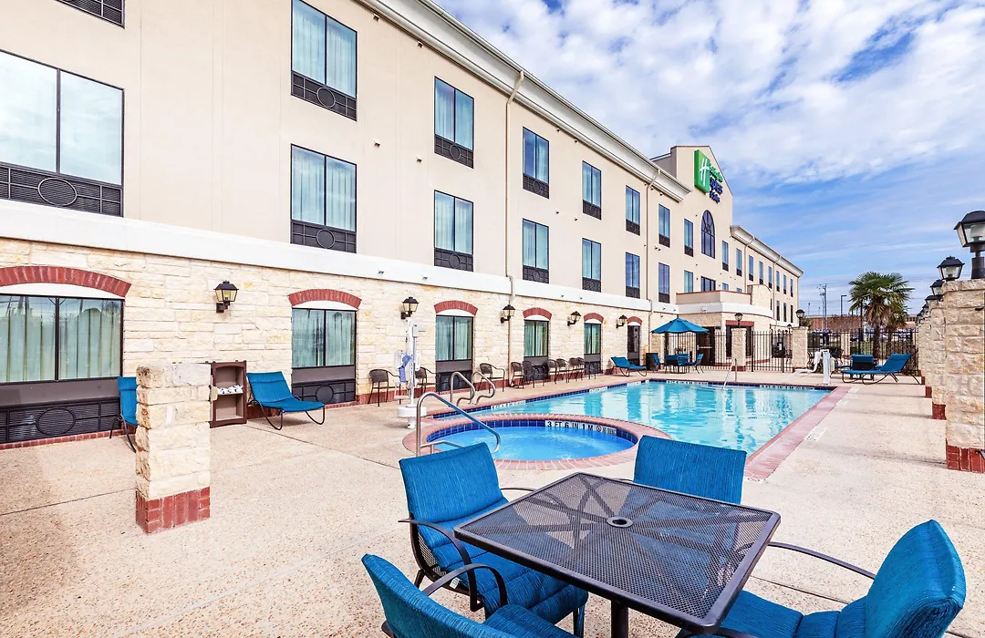Holiday Inn Express Hotel & Suites Floresville By Ihg-1