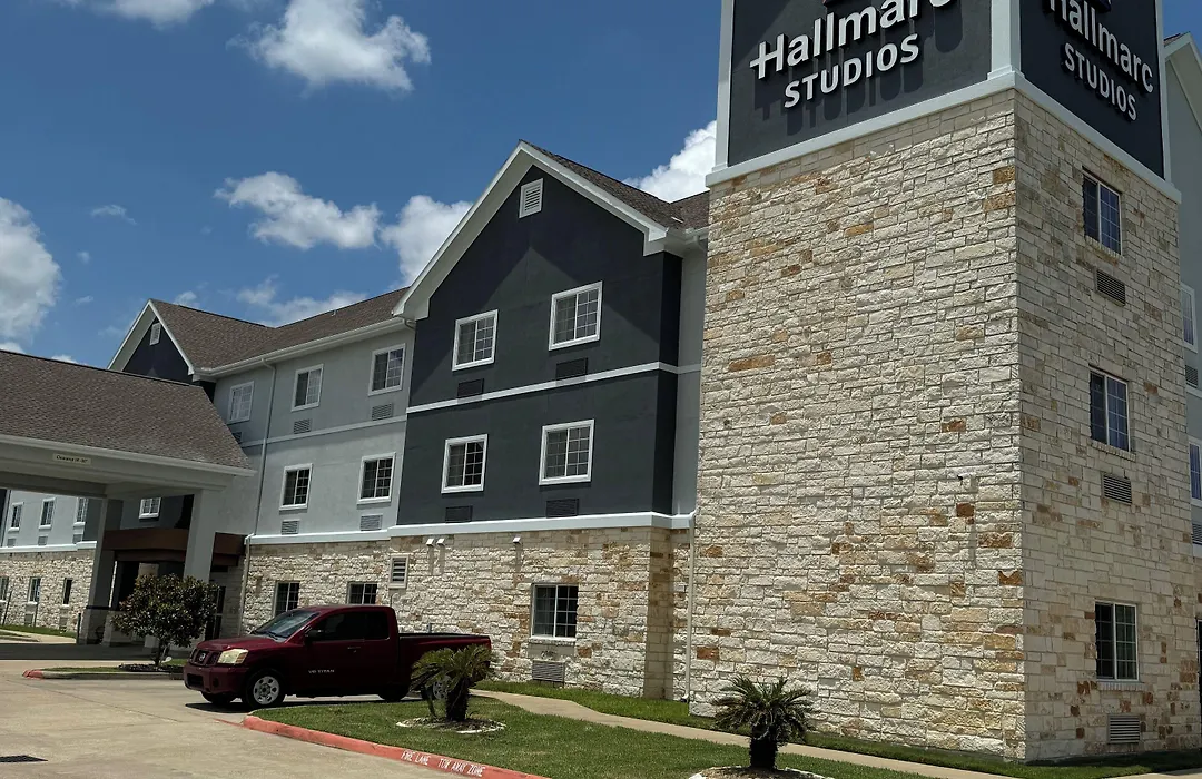 Hallmarc Studios-1
