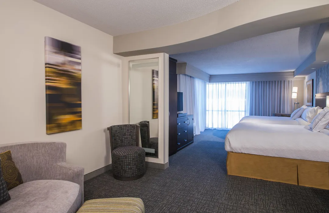 Courtyard By Marriott Columbus-1