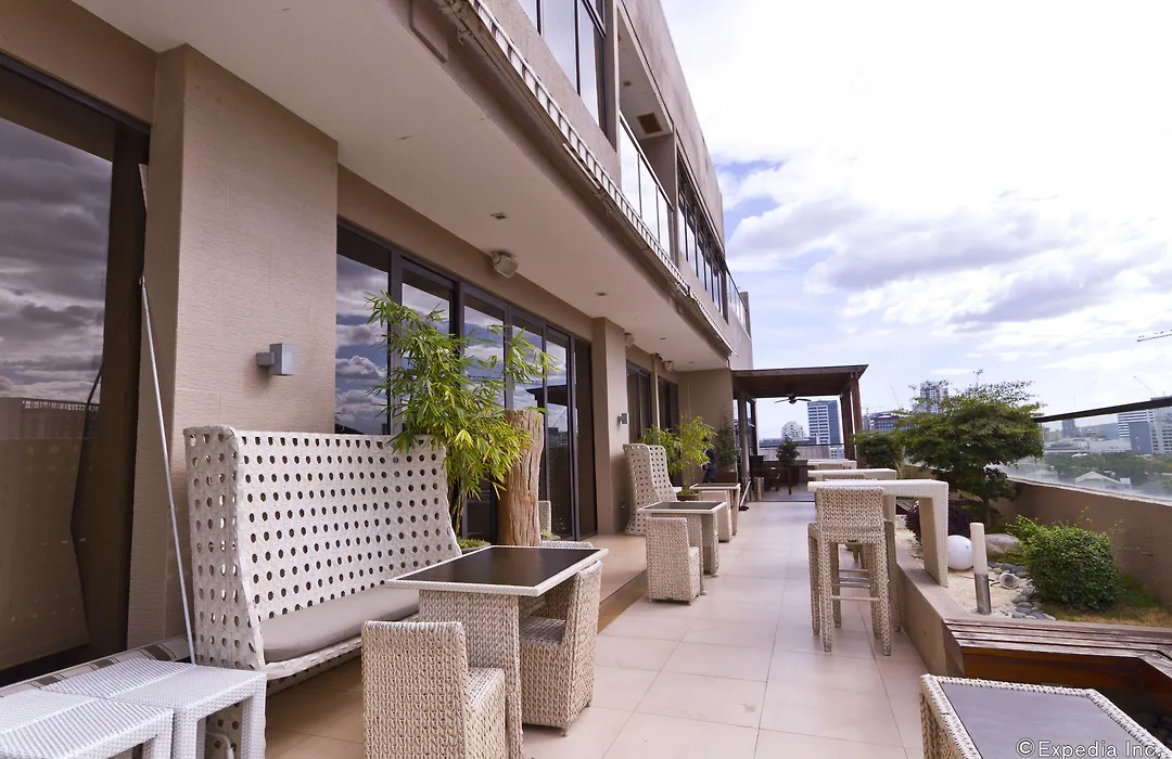 Castle Peak Hotel-1