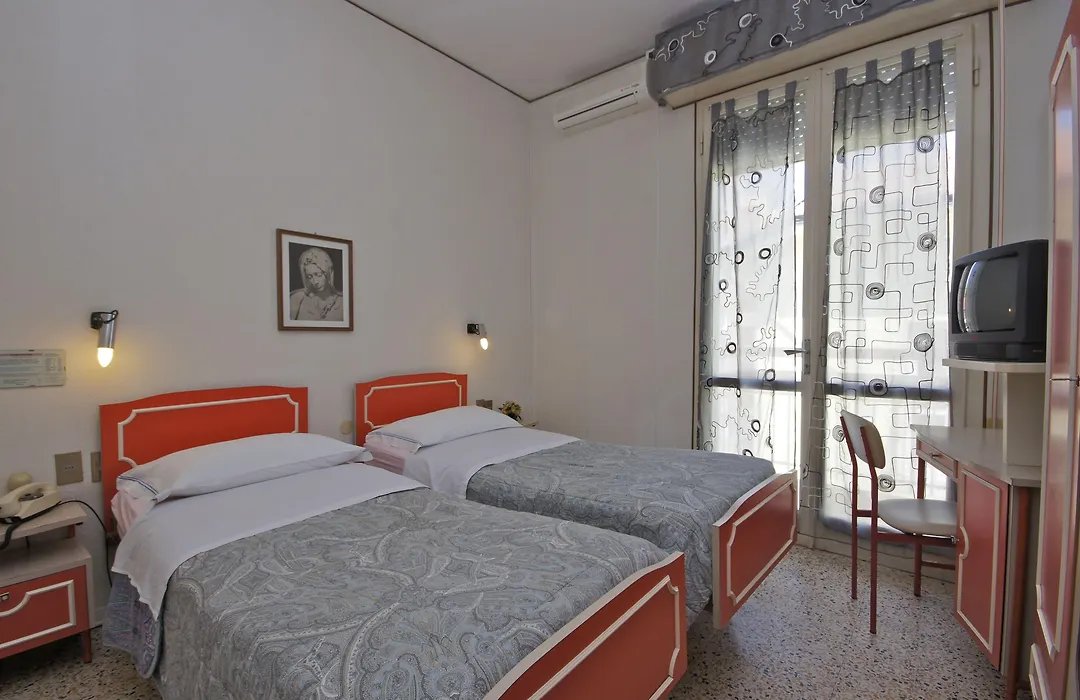 Hotel Victory-1
