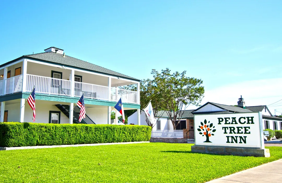 Peach Tree Inn & Suites-1