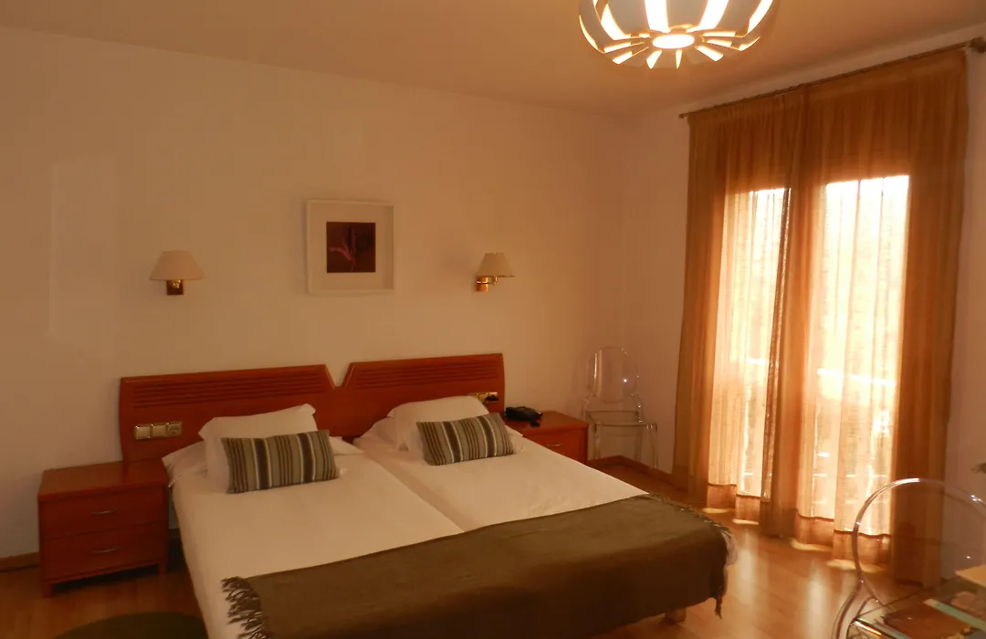 Hotel Porta D'Alella-1