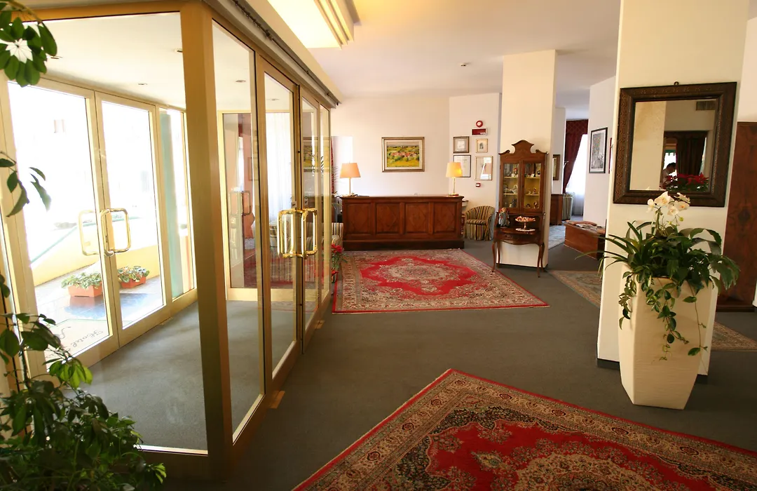 Hotel Augustus-1