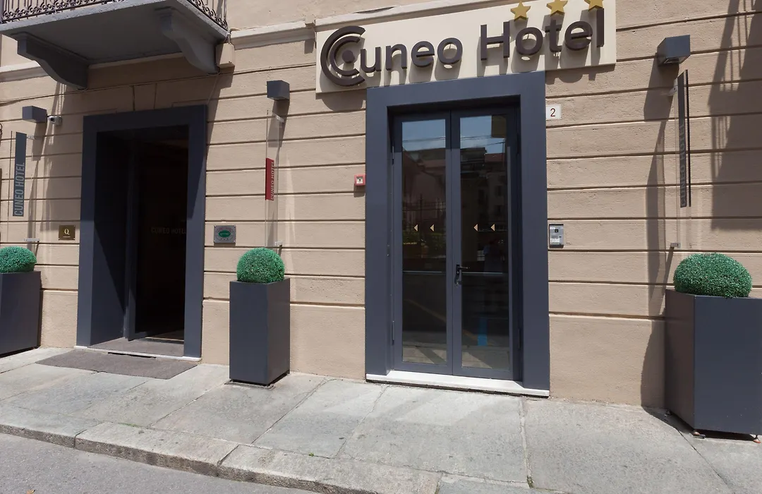 Cuneo Hotel-1
