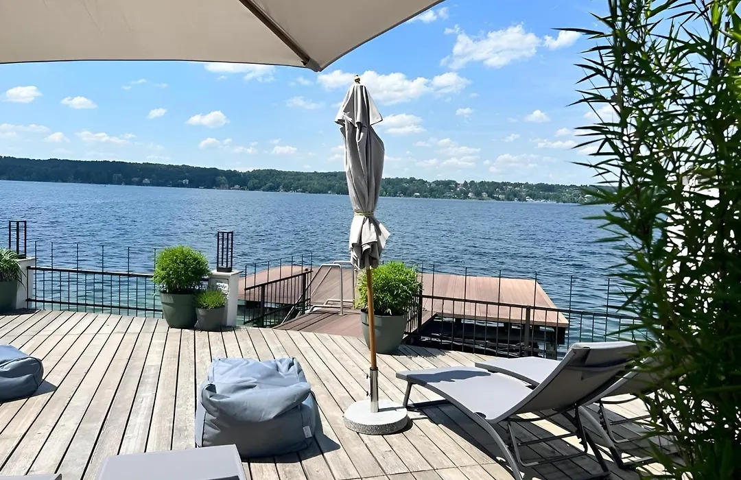 Strandhotel Berg-1