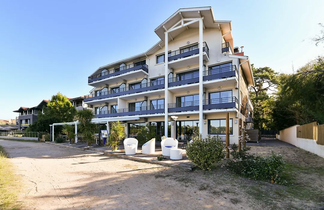 Hotel Le Pavillon Bleu-1