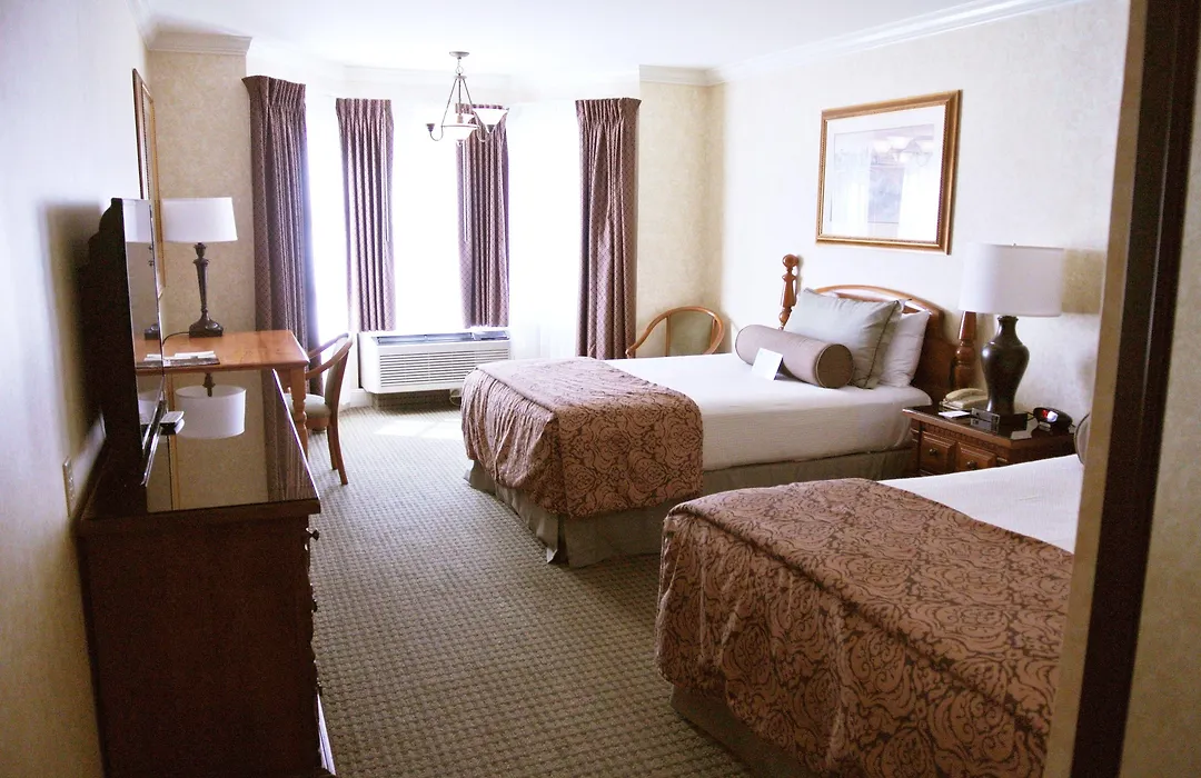 Cow Hollow Inn And Suites-1