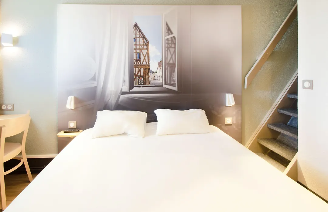 B&B HOTEL CHARTRES Le Forum-1