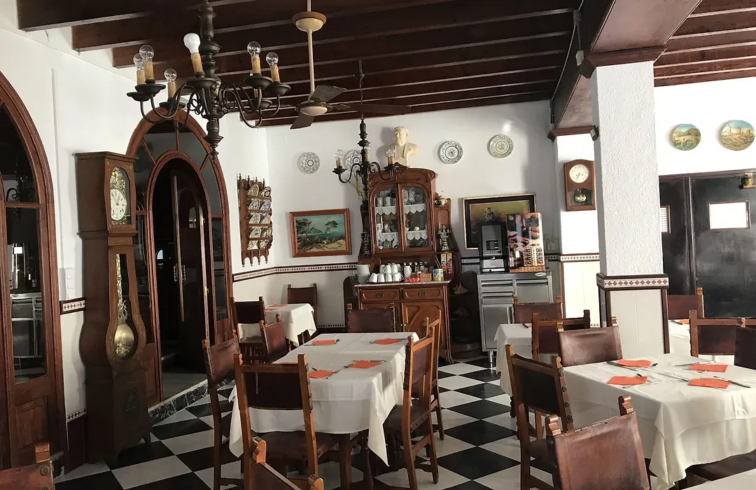 Hostal Cas Bombu-1