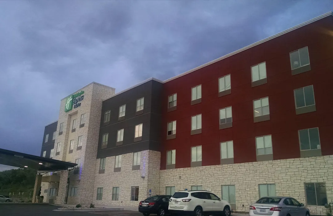 Holiday Inn Express & Suites Price By Ihg-1
