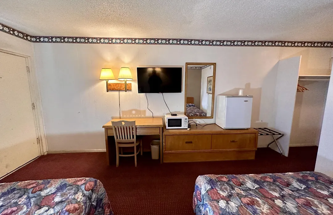The Hastings Inn Salina-1