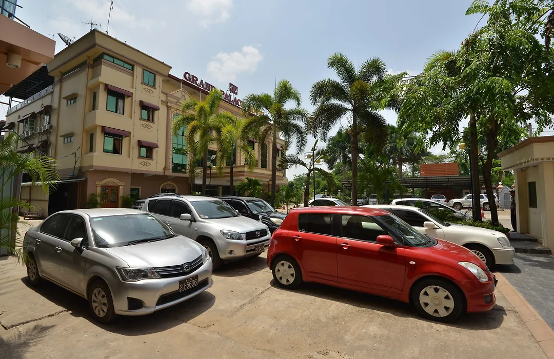 Grand Palace Hotel-1