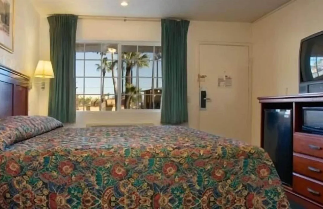 Orange Show Inn-1