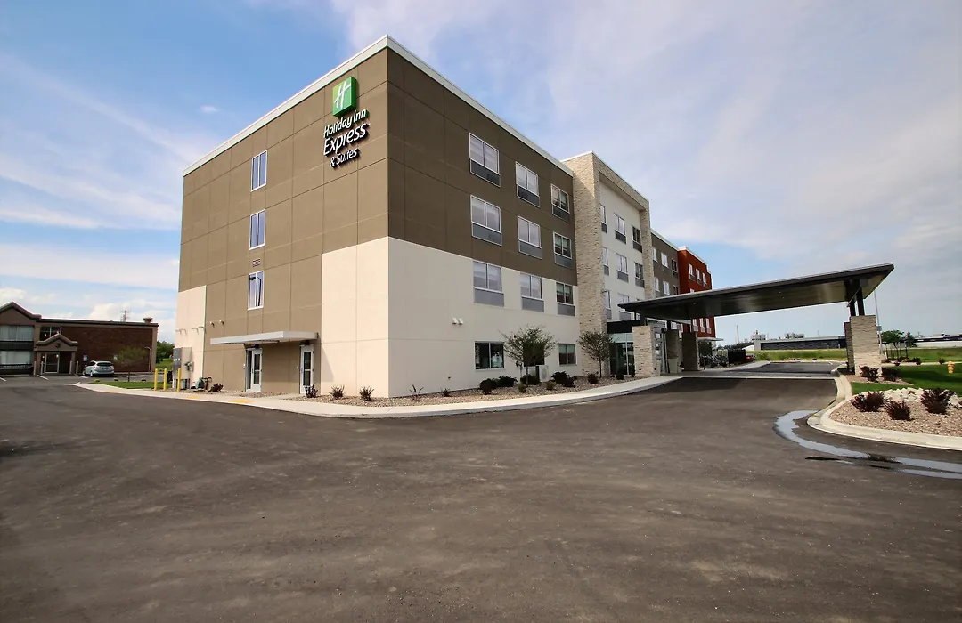 Holiday Inn Express & Suites Fond Du Lac By Ihg-1