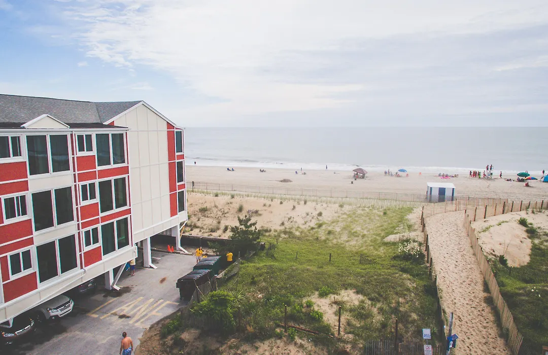 Surf Club Oceanfront Hotel-1