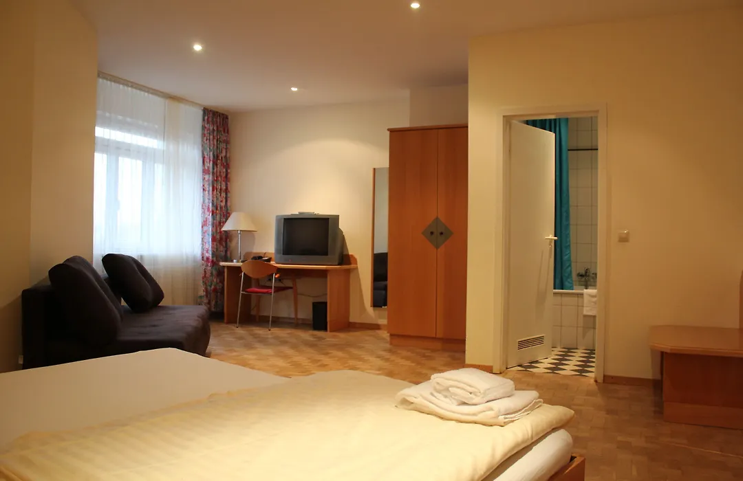 Hotel Schiller-1