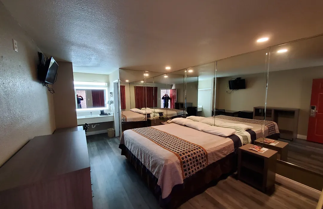 River Inn Motel-1