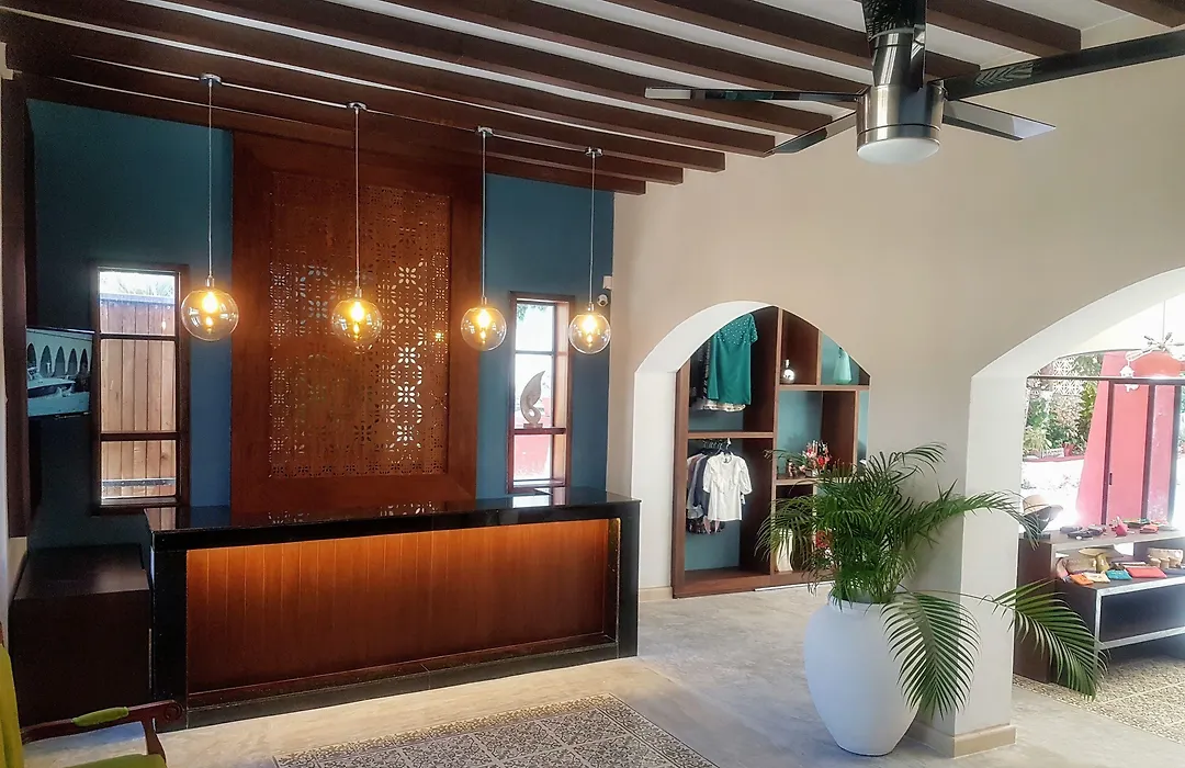 Hotel Holly-1
