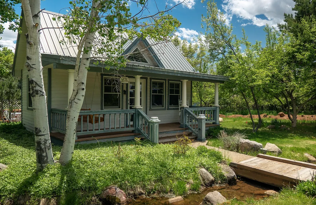 Apple Orchard Inn-1