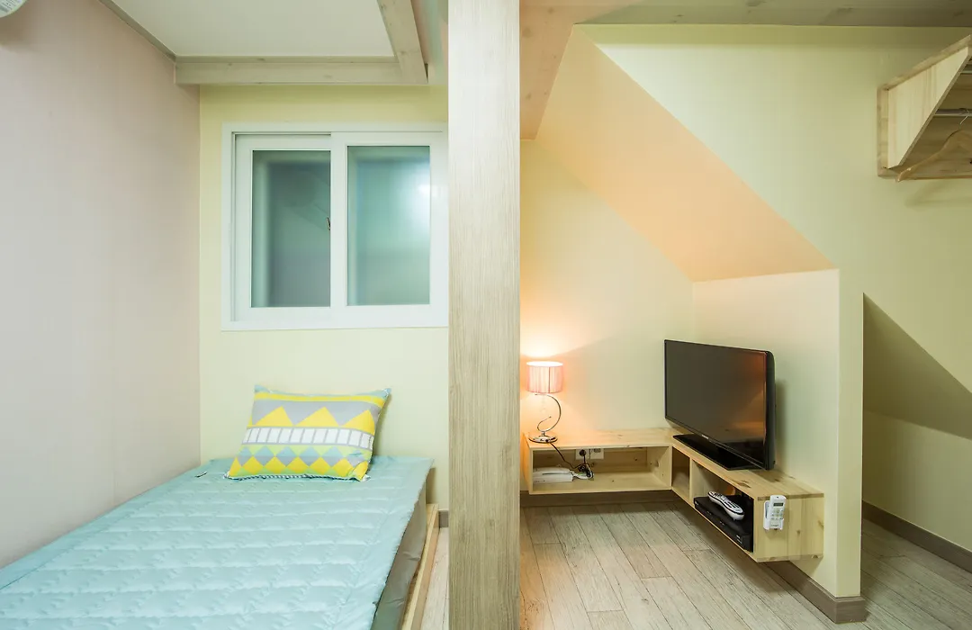Guesthouse The Hill-1