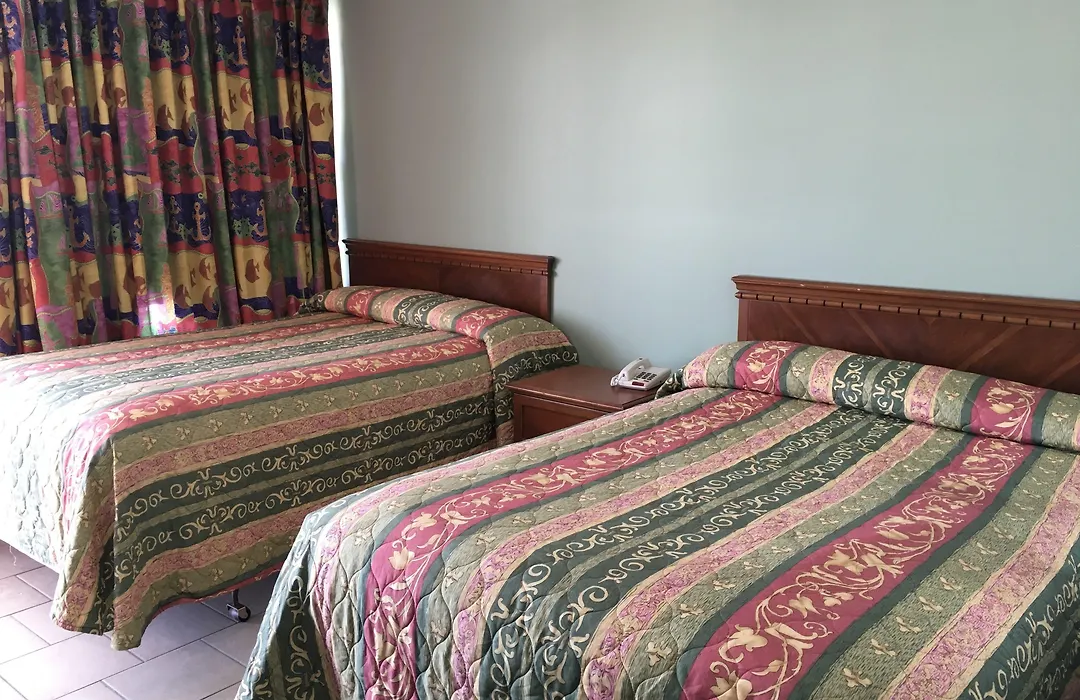 Skylark Resort Motel-1