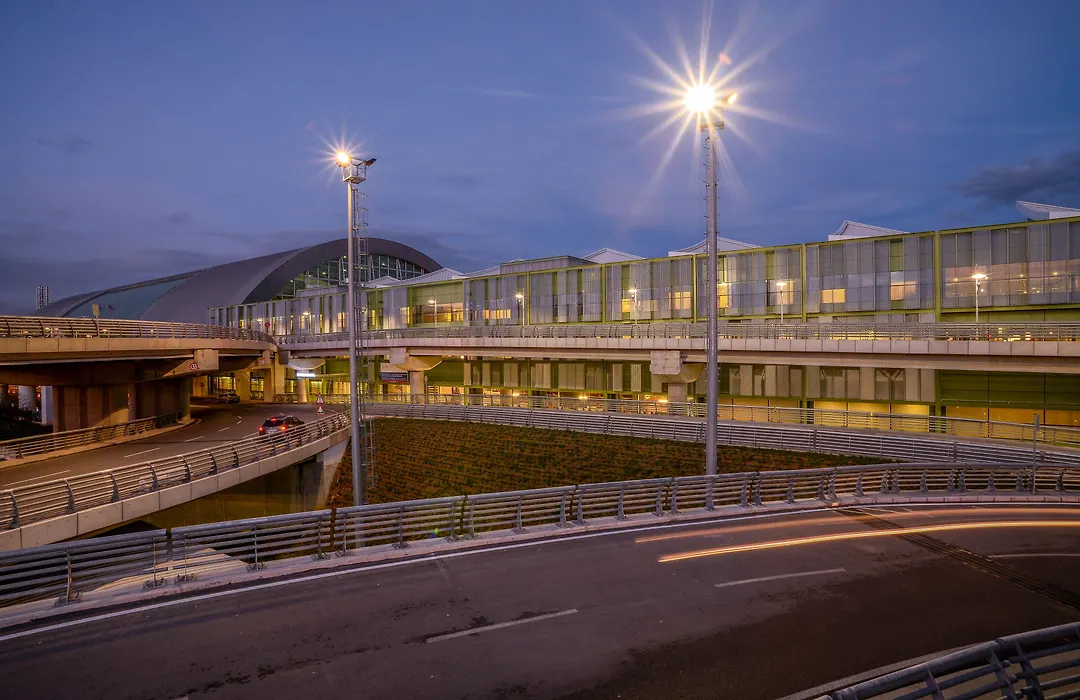 Tav Airport Hotel Izmir-1