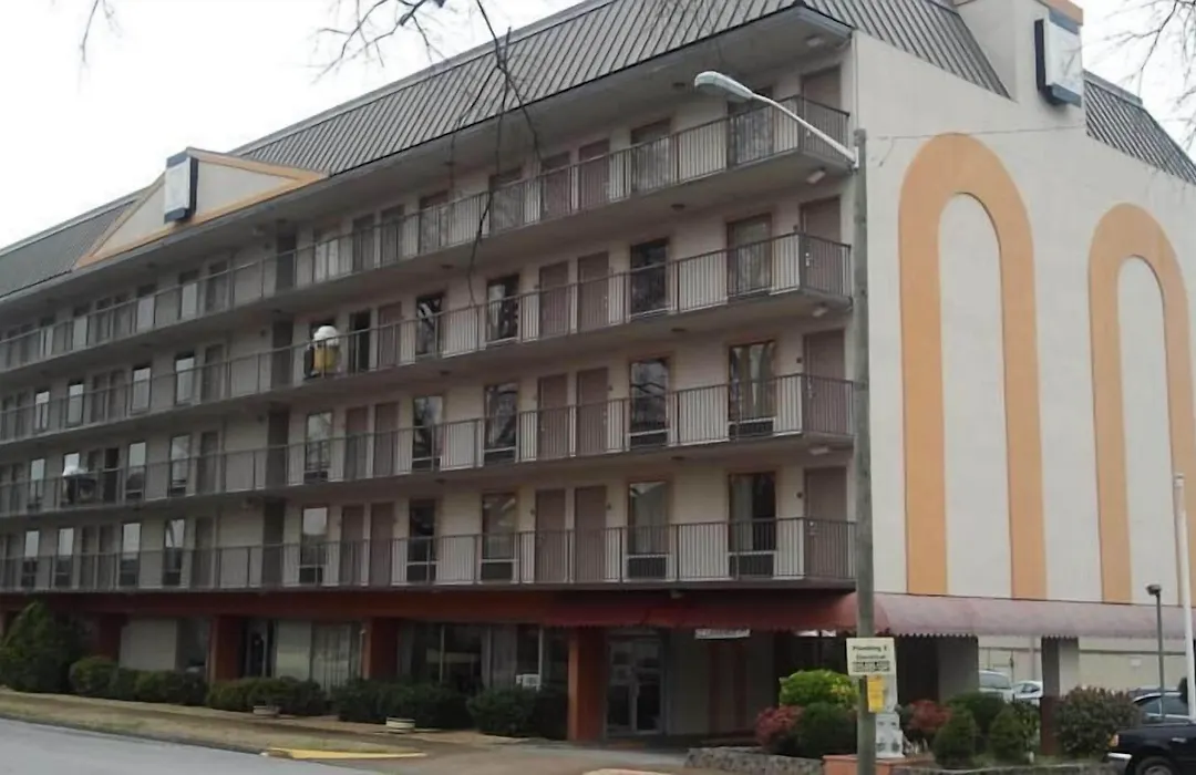 Studio 9 Inn & Suites-1