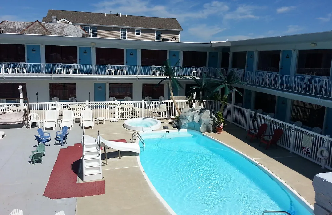 Sandbox Motel-1