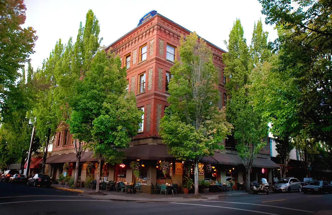 Mcmenamins Hotel Oregon-1
