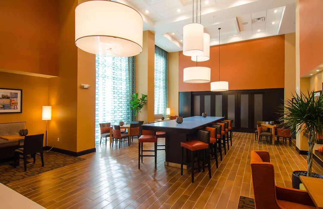 Hampton Inn & Suites Huntsville-1