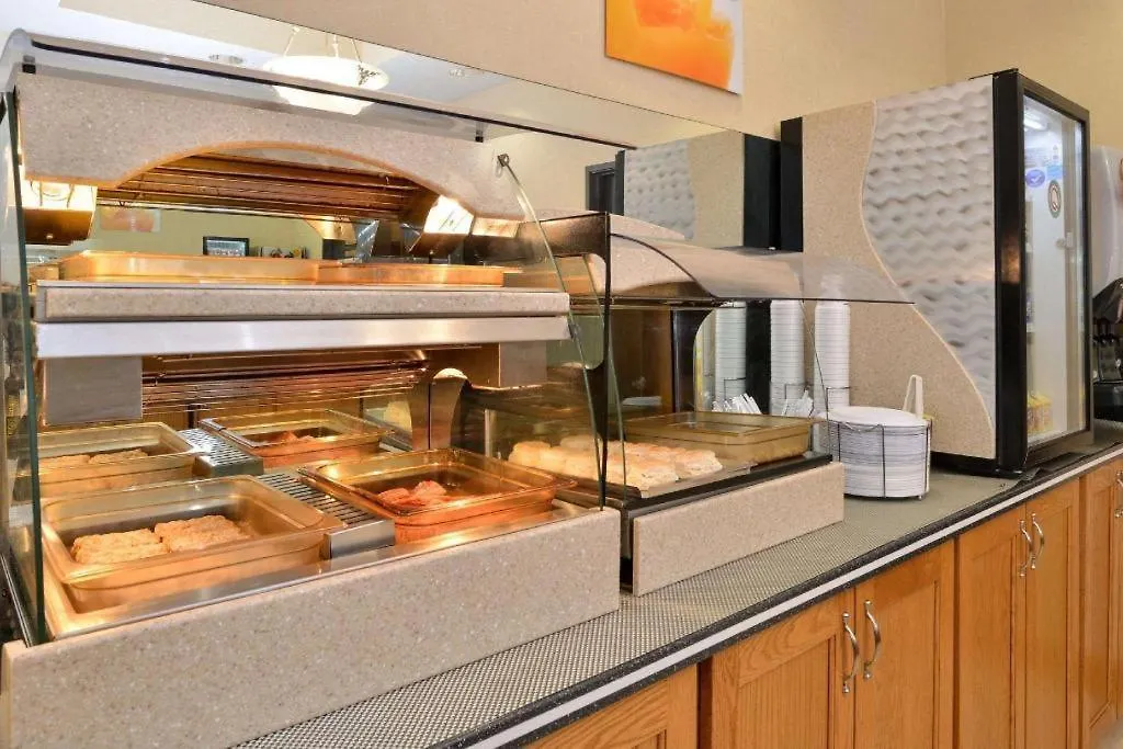 Quality Inn & Suites Jefferson City-1