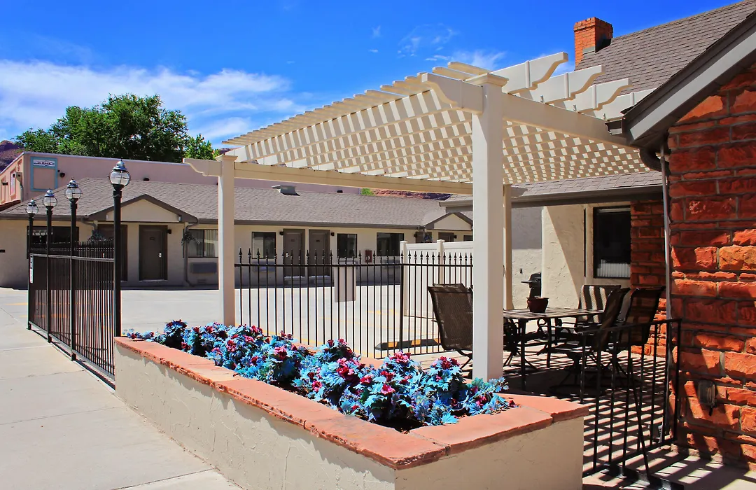Bowen Motel-1
