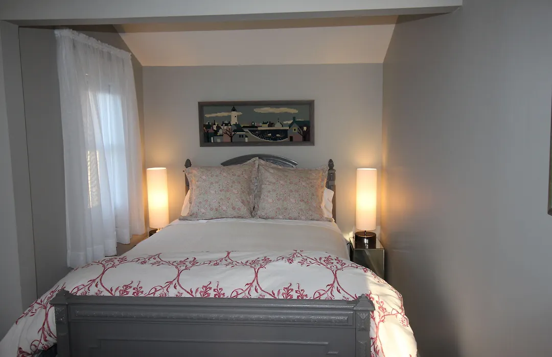 Nantucket Whale Inn, Half Moon Bay-1