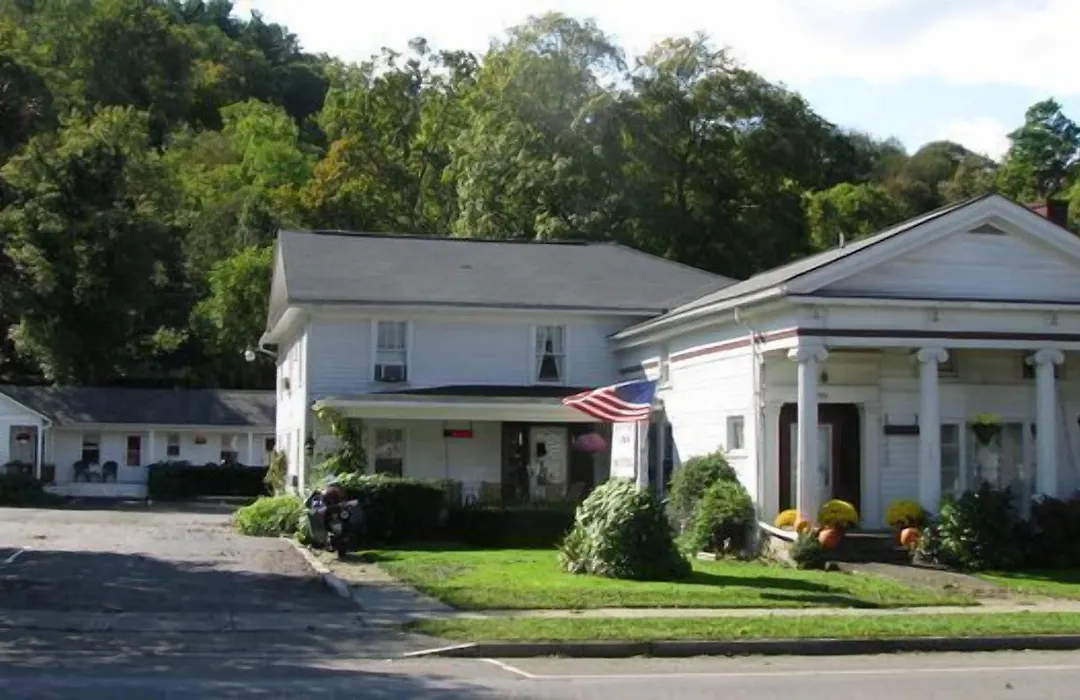 The Colonial Inn & Creamery-1