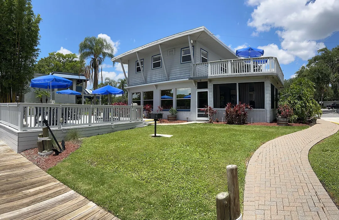 Hontoon Landing Resort & Marina-1