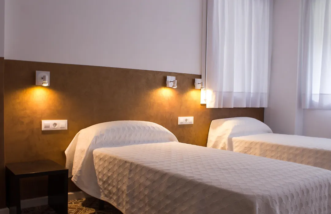 Hostal Nova Barcelona-1