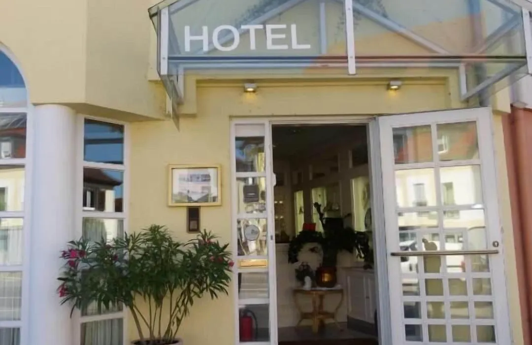 Hotel Am Theater-1