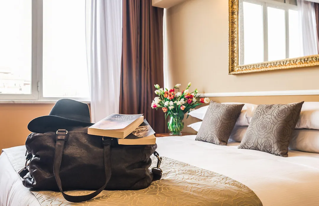 Raeli Hotel Lux-1