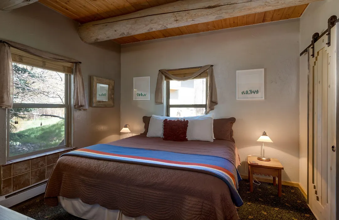 Mariposa Lodge Bed And Breakfast-1