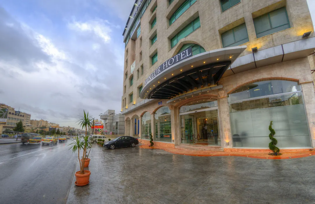 Meneur Hotel-1