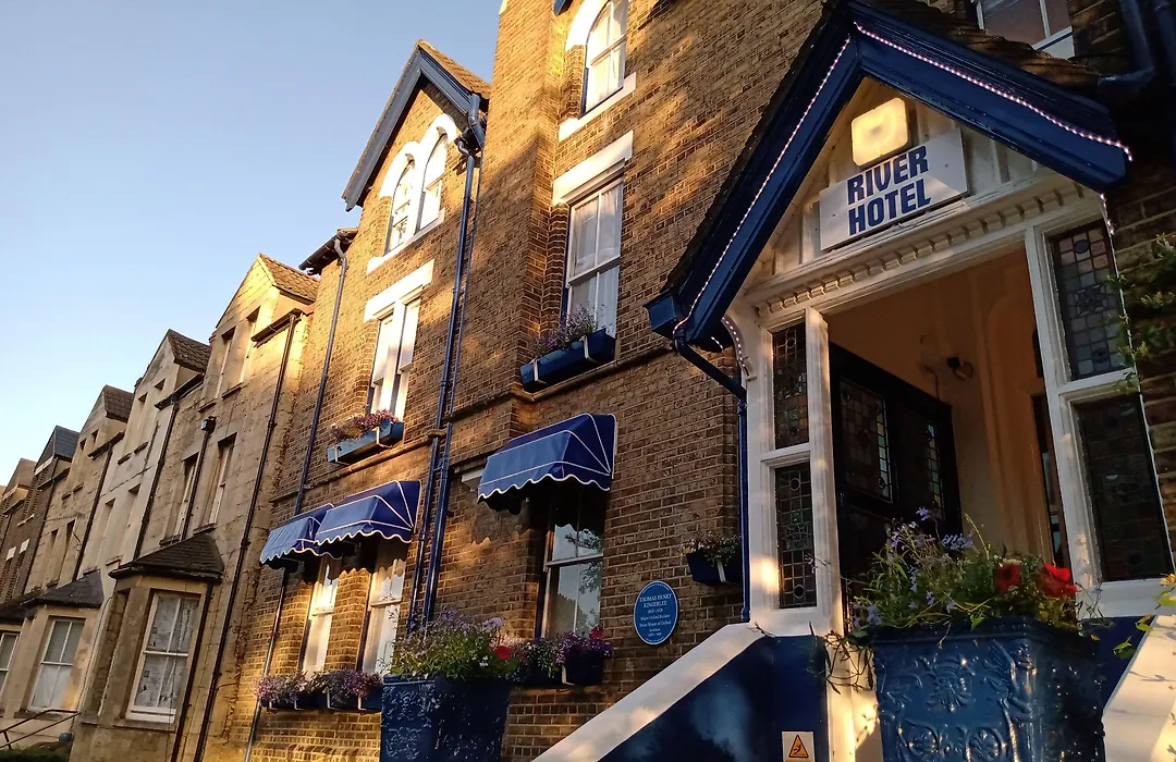 River Hotel-1