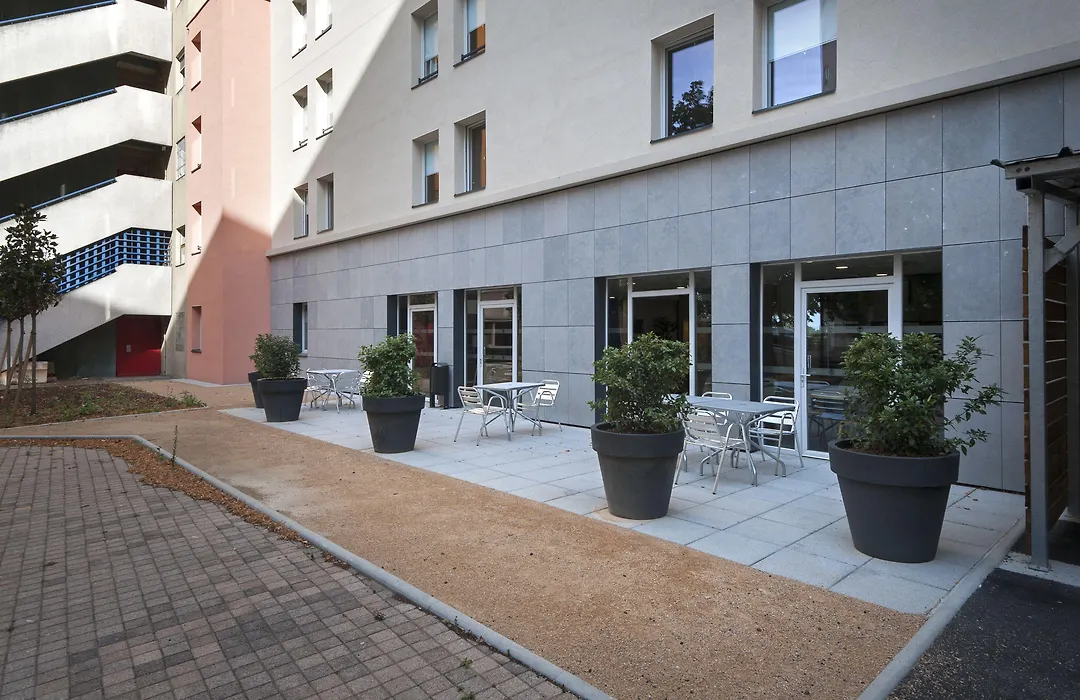 B&B HOTEL Lyon Caluire Cité Internationale-1
