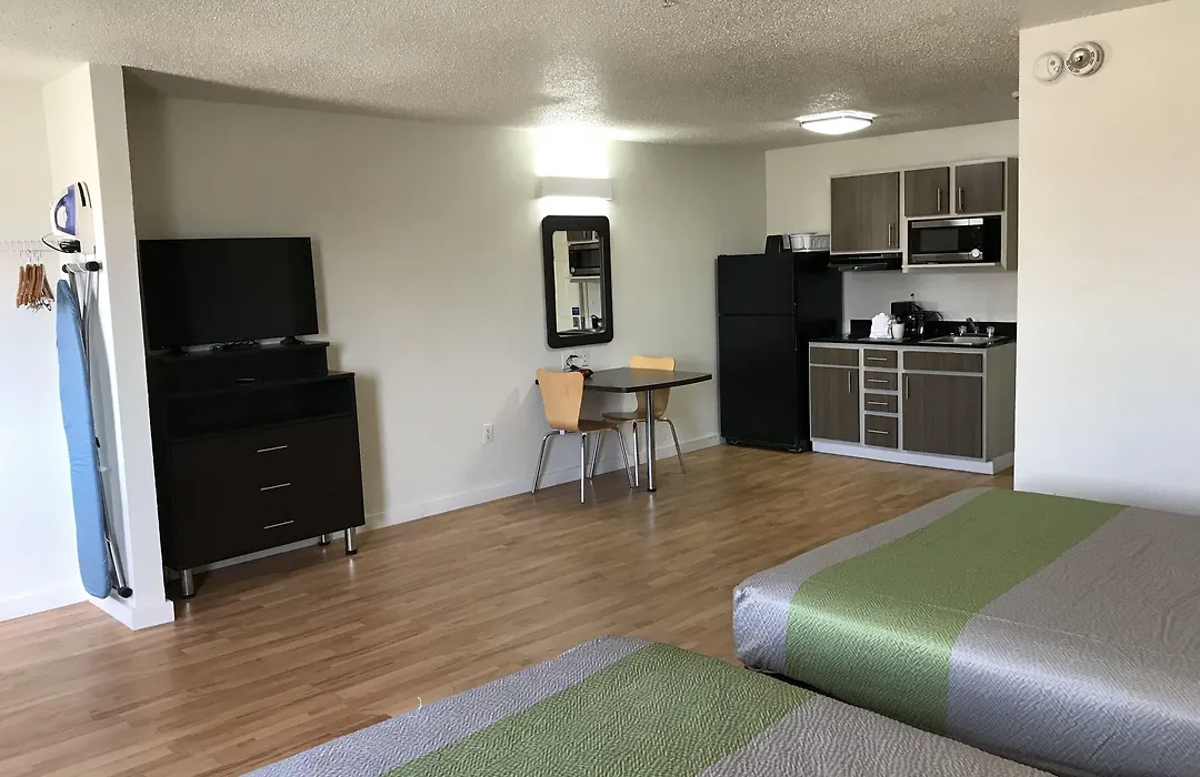 Studio 6 Dallas, Tx-1