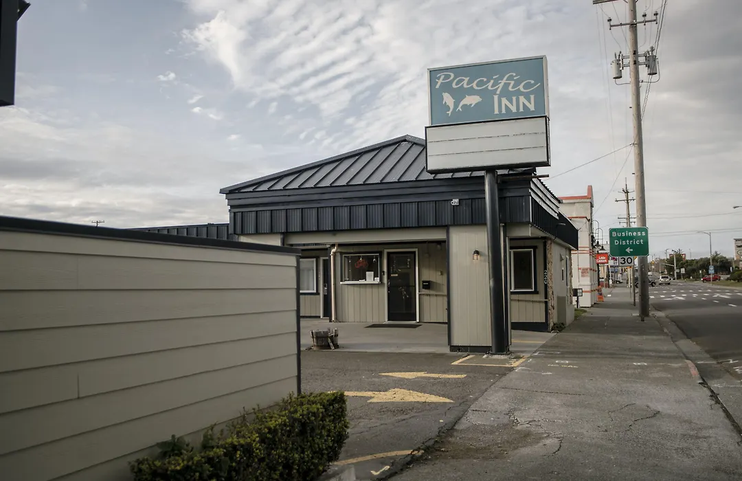 Pacific Inn-1