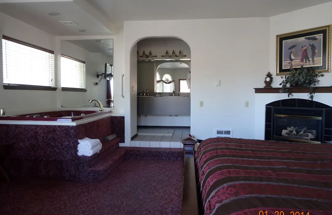 Breakers Boutique Inn-1