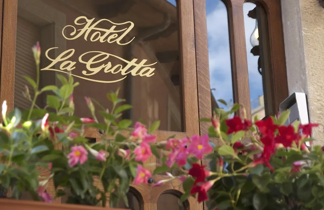 La Grotta Hotel-1