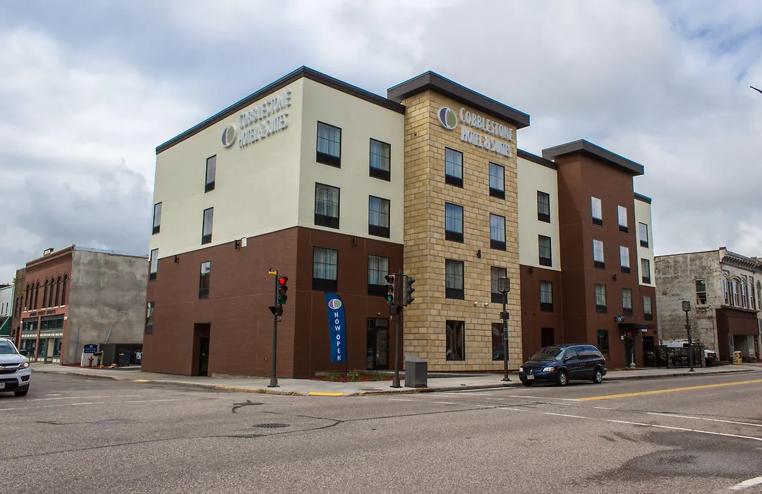 Cobblestone Hotel & Suites - Chippewa Falls-1