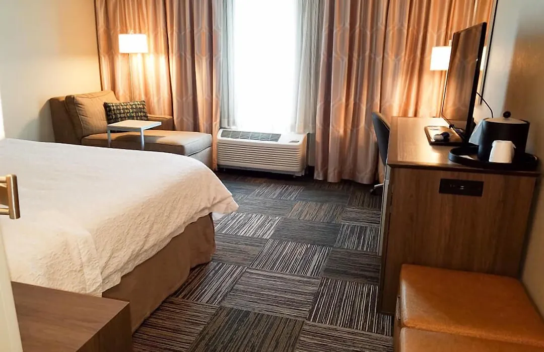 Hampton Inn & Suites-Hudson Wisconsin-1